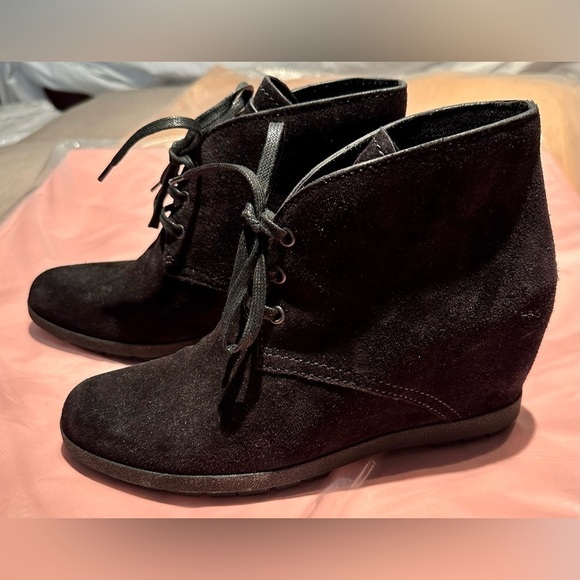 Prada Wedge Boot. Size 38 Black Suede - Picture 6 of 6